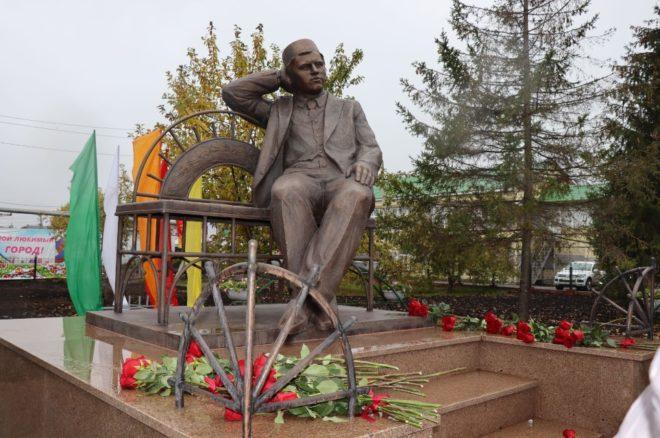 первый в республике памятник доброты