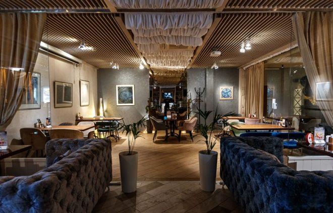 1st Gallery Kitchen Lounge